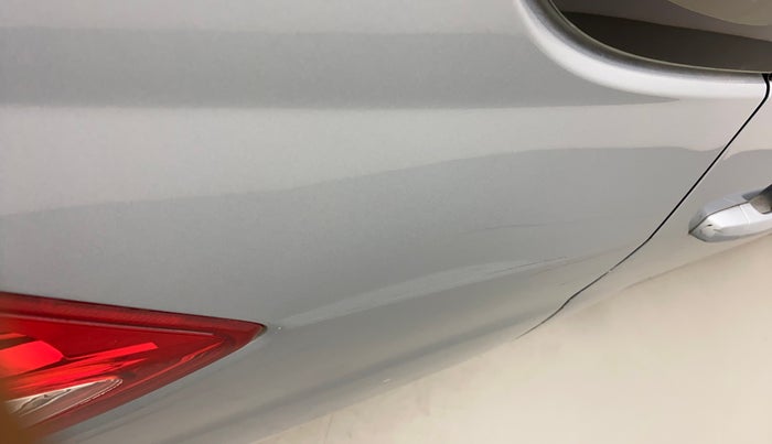 2012 Maruti Ertiga VDI, Diesel, Manual, 1,00,479 km, Right quarter panel - Slightly dented