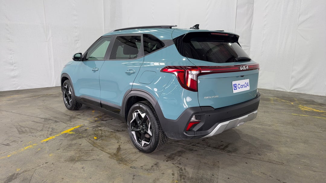 Left Back Diagonal (45- Degree) View