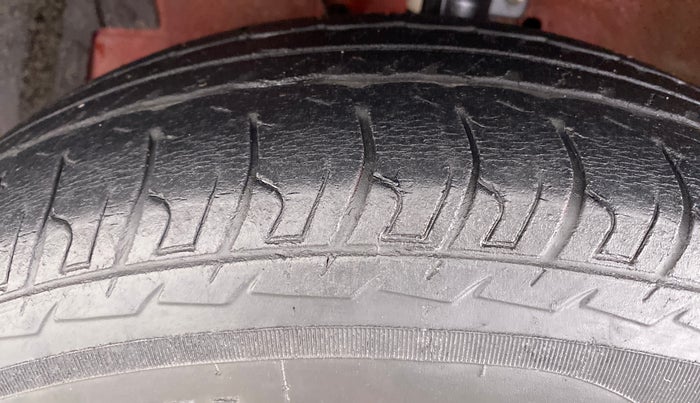 2016 Maruti Swift VXI OPT, Petrol, Manual, 44,695 km, Left Front Tyre Tread