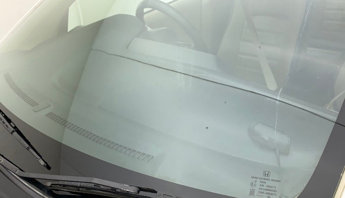 2016 Honda Amaze 1.2L I-VTEC SX, Petrol, Manual, 69,935 km, Front windshield - Minor spot on windshield