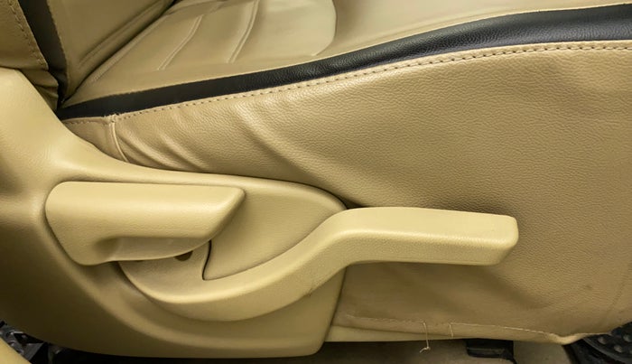 2016 Honda Amaze 1.2L I-VTEC SX, Petrol, Manual, 69,935 km, Driver Side Adjustment Panel