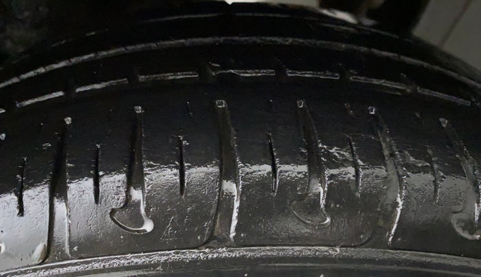 2015 Hyundai Grand i10 SPORTZ 1.2 KAPPA VTVT, Petrol, Manual, 45,899 km, Left Rear Tyre Tread