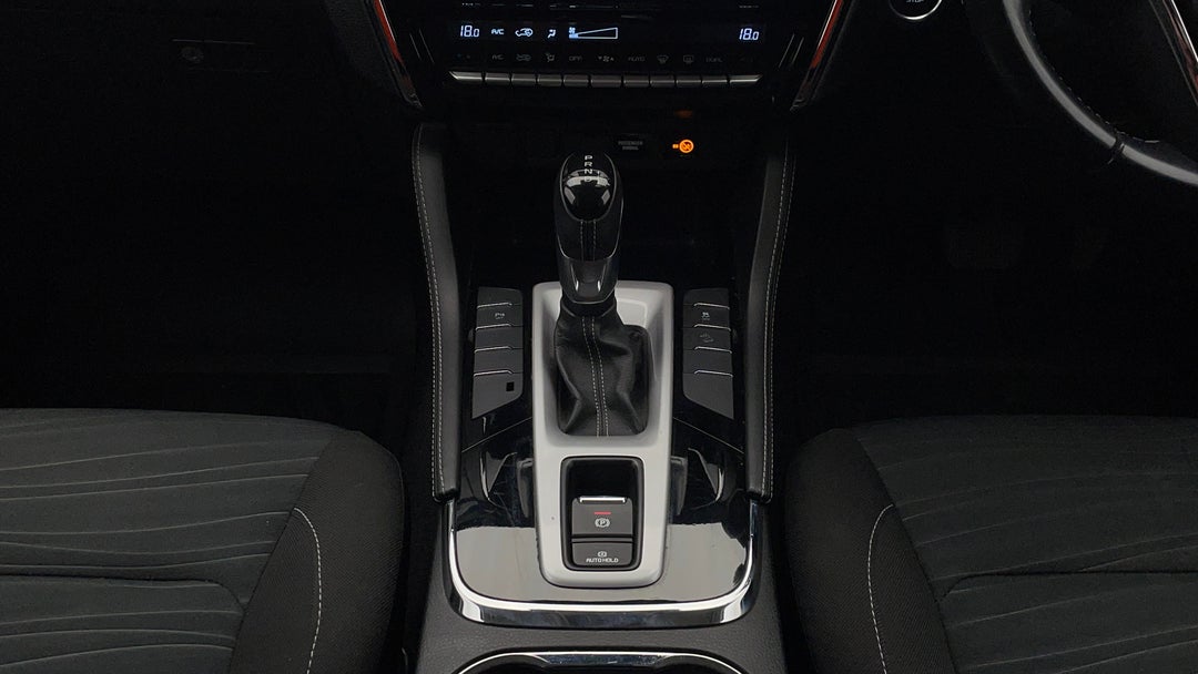 2021 Isuzu MU-X Ls-u (4x2), Automatic, 54835 km, Gear Lever 