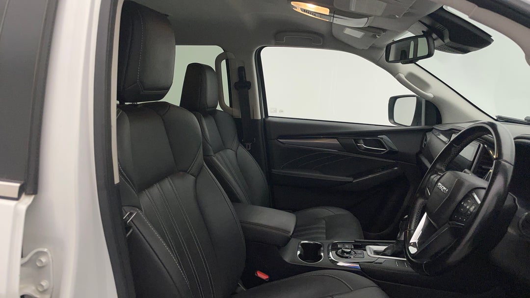 2021 Isuzu MU-X Ls-t (4x4), Automatic, 66660 km, Right Side Front Door Cabin View