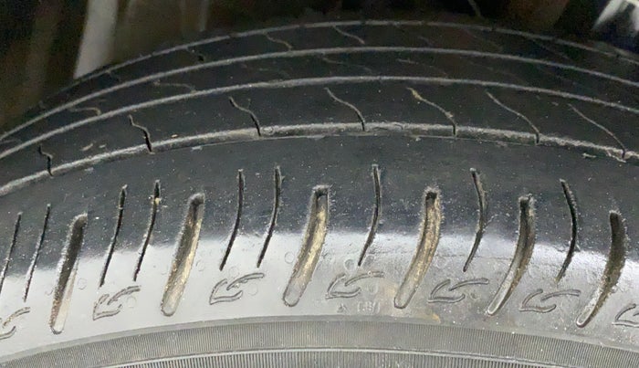 2021 Maruti Vitara Brezza LXI, Petrol, Manual, 40,228 km, Left Front Tyre Tread