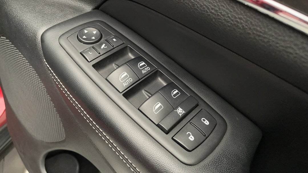 2013 Jeep Grand Cherokee Limited (4x4), Automatic, 89584 km, Drivers Side Door Panel Controls