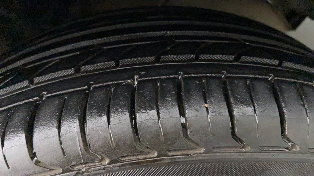 Left Rear Tyre Tread