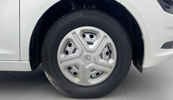 2020 Tata ALTROZ XE 1.2, Petrol, Manual, 20,999 km, Right Front Wheel