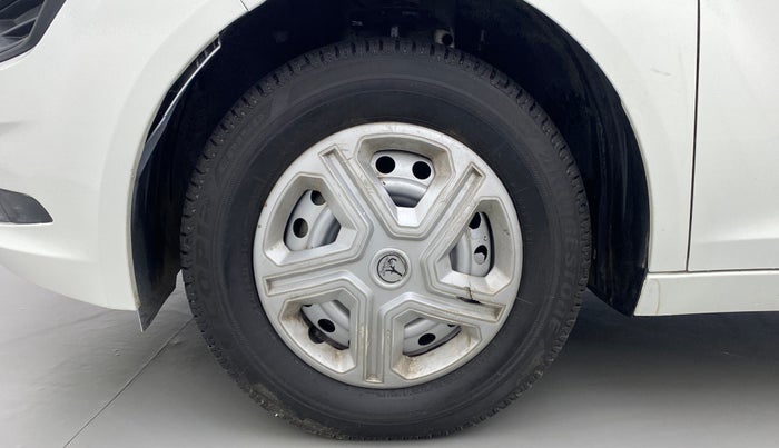 2020 Tata ALTROZ XE 1.2, Petrol, Manual, 20,999 km, Left Front Wheel