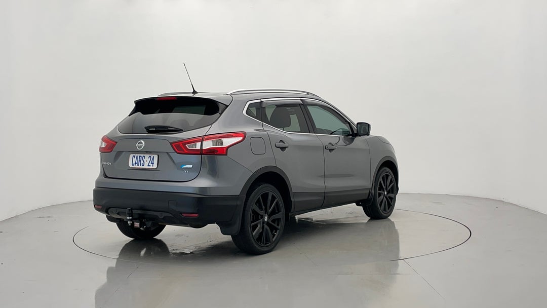 Right Back Diagonal (45- Degree) View