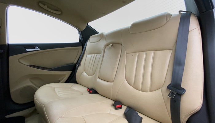2015 Hyundai Verna FLUIDIC 1.6 VTVT S (O)  MT, Petrol, Manual, 62,858 km, Right Side Rear Door Cabin