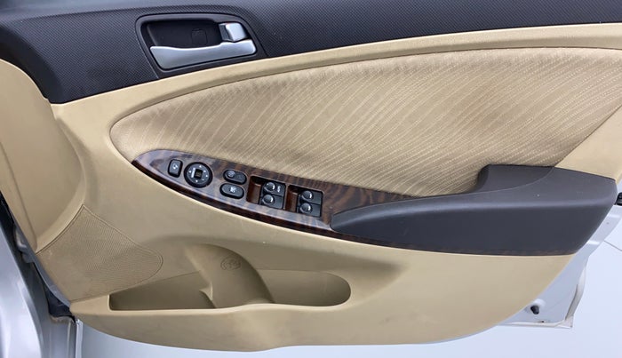 2015 Hyundai Verna FLUIDIC 1.6 VTVT S (O)  MT, Petrol, Manual, 62,858 km, Driver Side Door Panels Control