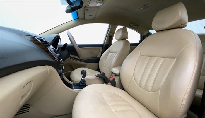 2015 Hyundai Verna FLUIDIC 1.6 VTVT S (O)  MT, Petrol, Manual, 62,858 km, Right Side Front Door Cabin