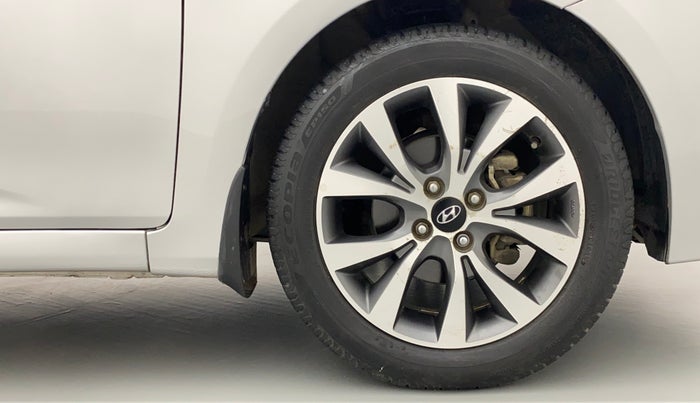 2015 Hyundai Verna FLUIDIC 1.6 VTVT S (O)  MT, Petrol, Manual, 62,858 km, Right Front Wheel