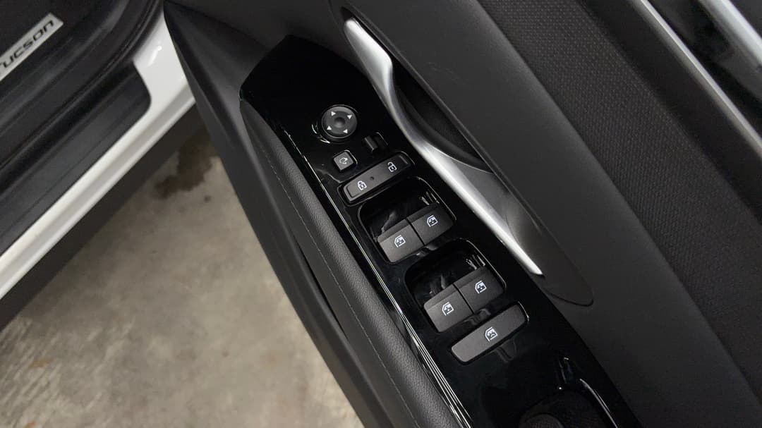 2023 Hyundai Tucson Elite (AWD), Automatic, 46291 km, Drivers Side Door Panel Controls