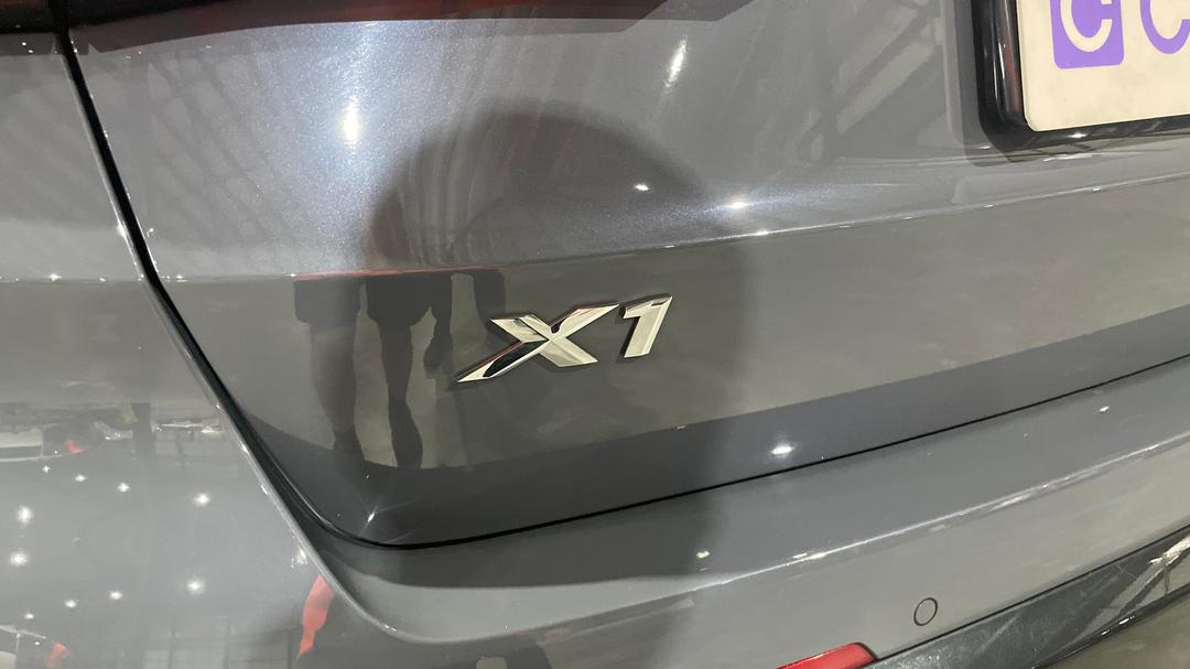 2023 BMW X1 sDrive18i, Automatic, 25512 km, Badge (Boot Left Side)