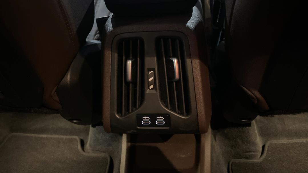 2023 BMW X1 sDrive18i, Automatic, 25512 km, Rear A/C Vent