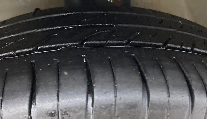 2019 Maruti Celerio VXI CNG D, CNG, Manual, 55,155 km, Left Front Tyre Tread