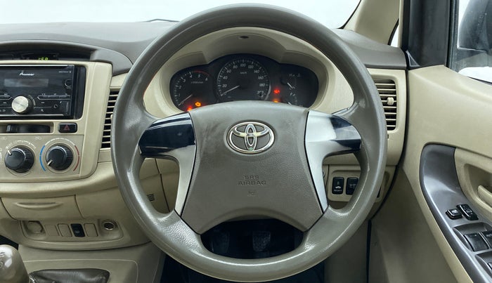 2012 Toyota Innova 2.5 GX 7 STR BS IV, Diesel, Manual, 1,83,519 km, Steering Wheel Close Up