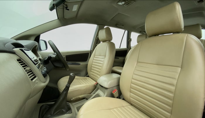 2012 Toyota Innova 2.5 GX 7 STR BS IV, Diesel, Manual, 1,83,519 km, Right Side Front Door Cabin