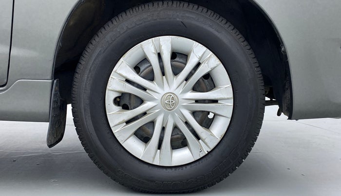 2012 Toyota Innova 2.5 GX 7 STR BS IV, Diesel, Manual, 1,83,519 km, Right Front Wheel