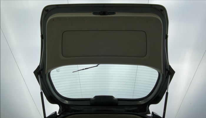 2012 Toyota Innova 2.5 GX 7 STR BS IV, Diesel, Manual, 1,83,519 km, Boot Door Open