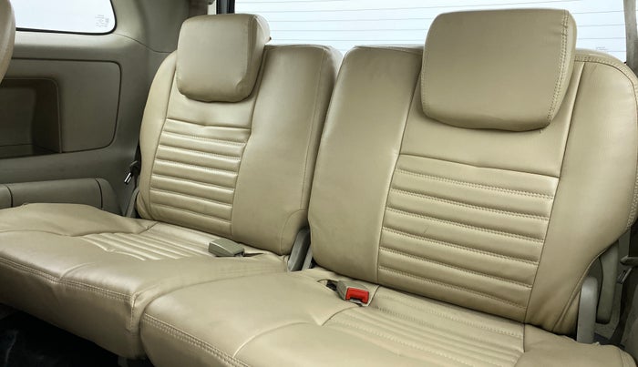 2012 Toyota Innova 2.5 GX 7 STR BS IV, Diesel, Manual, 1,83,519 km, Third Seat Row ( optional )