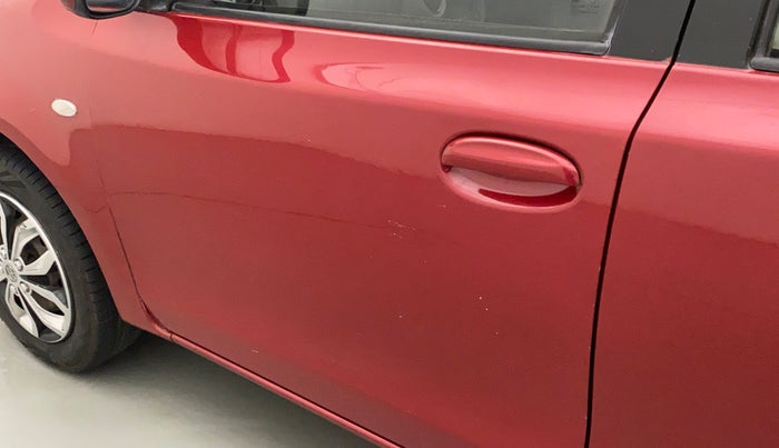 2011 Toyota Etios Liva G, Petrol, Manual, 77,595 km, Front passenger door - Paint has faded
