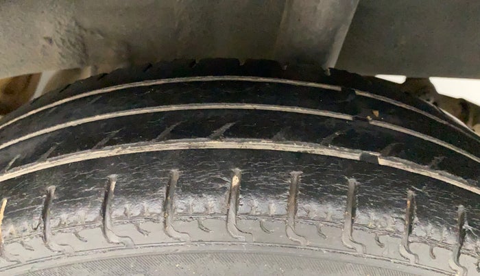 2016 Datsun Redi Go S, Petrol, Manual, 42,127 km, Left Rear Tyre Tread