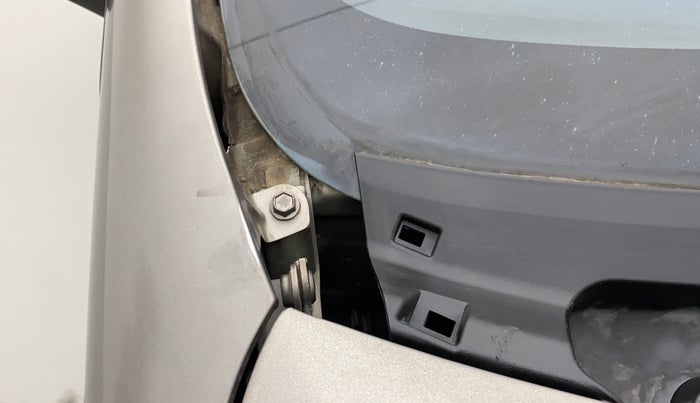 2016 Datsun Redi Go S, Petrol, Manual, 42,127 km, Bonnet (hood) - Cowl vent panel has minor damage