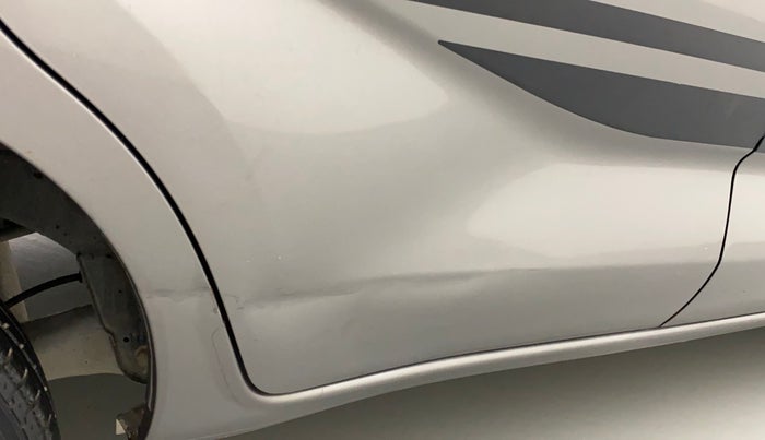2016 Datsun Redi Go S, Petrol, Manual, 42,127 km, Right rear door - Slightly dented