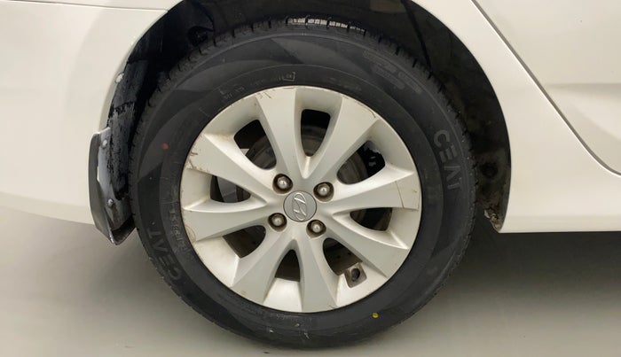 2017 Hyundai Verna 1.6 VTVT S AT, Petrol, Automatic, 57,376 km, Right Rear Wheel