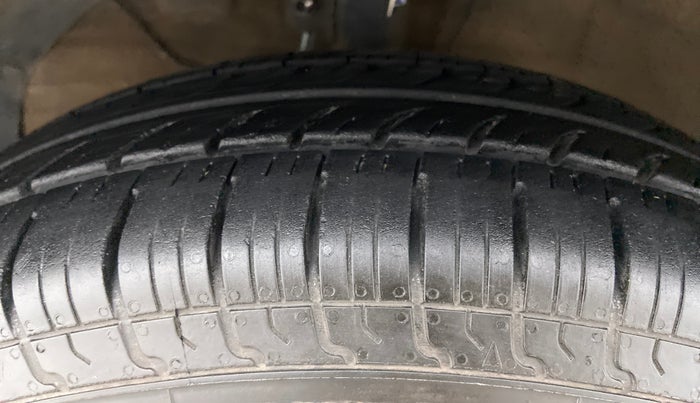 2020 Maruti Swift VXI, Petrol, Manual, 60,999 km, Left Front Tyre Tread