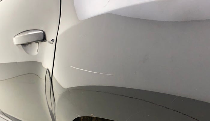 2015 Renault Duster RXE PETROL, Petrol, Manual, 67,363 km, Left quarter panel - Minor scratches
