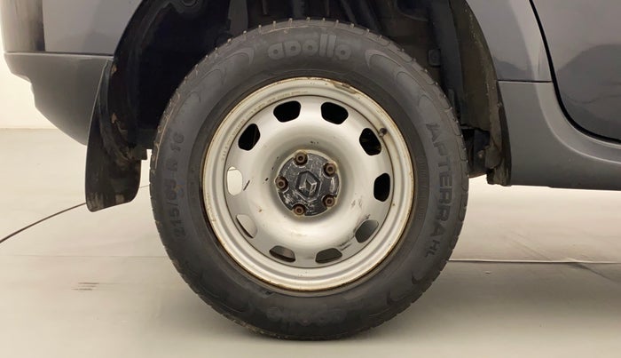 2015 Renault Duster RXE PETROL, Petrol, Manual, 67,363 km, Right Rear Wheel