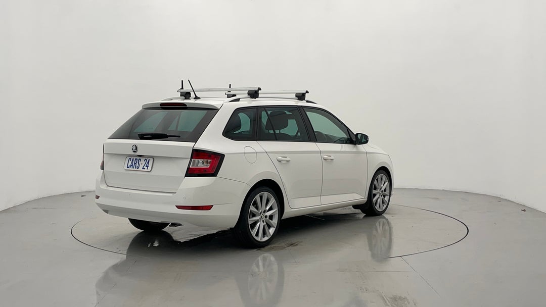 Right Back Diagonal (45- Degree) View