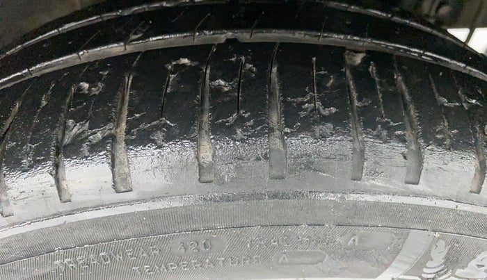 2016 Hyundai Grand i10 ASTA 1.1 (O) CRDI, Diesel, Manual, 75,922 km, Left Rear Tyre Tread