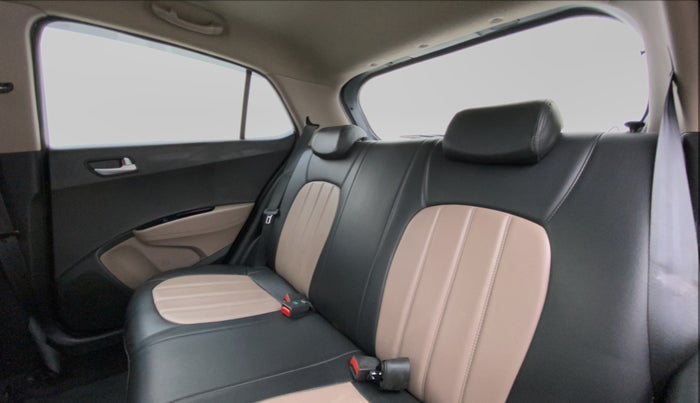 2016 Hyundai Grand i10 ASTA 1.1 (O) CRDI, Diesel, Manual, 75,922 km, Right Side Rear Door Cabin
