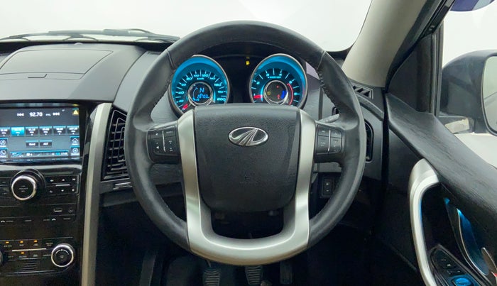 2019 Mahindra XUV500 W9, Diesel, Manual, 28,679 km, Steering Wheel Close Up