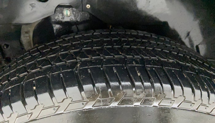2019 Mahindra XUV500 W9, Diesel, Manual, 28,679 km, Right Rear Tyre Tread