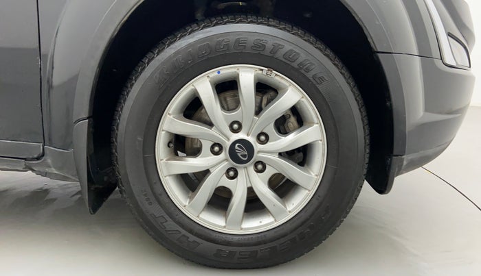2019 Mahindra XUV500 W9, Diesel, Manual, 28,679 km, Right Front Wheel