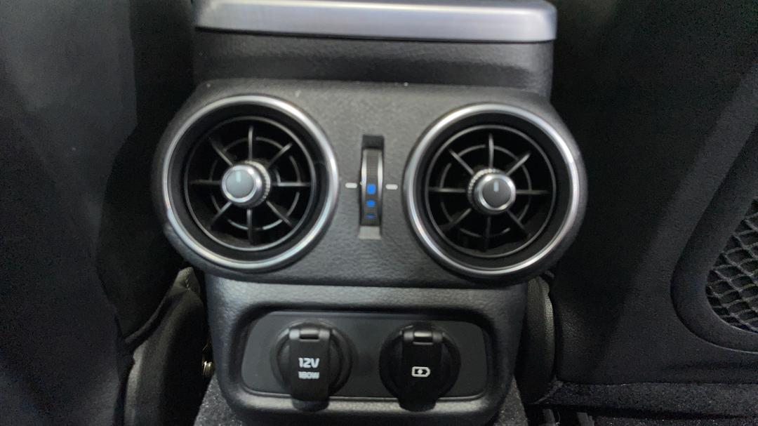 2020 Kia Stinger Gt (black Leather), Automatic, 60993 km, Rear A/C Vent