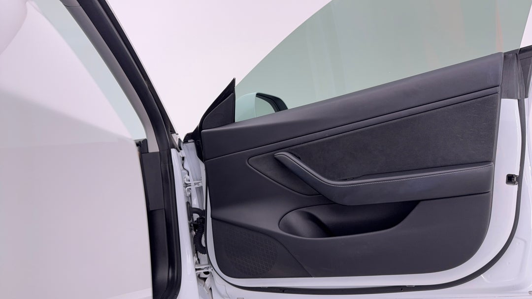 2019 Tesla Model 3 Long Range AWD, Automatic, 56203 km, Speaker View