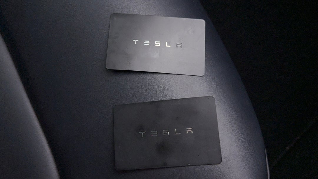 2019 Tesla Model 3 Long Range AWD, Automatic, 56203 km, Key Close-up