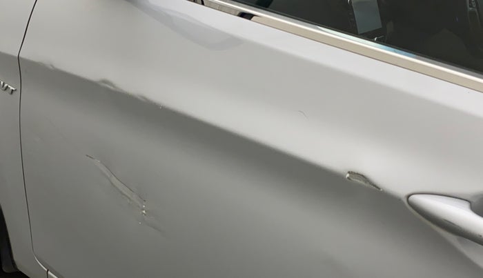 2016 Hyundai Verna 1.6 VTVT SX AT, Petrol, Automatic, 25,283 km, Front passenger door - Minor scratches