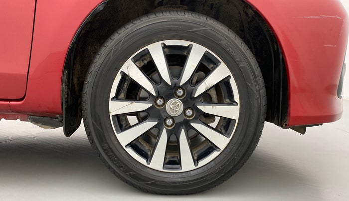 2017 Toyota Etios Liva VX DUAL TONE, Petrol, Manual, 34,847 km, Right Front Wheel