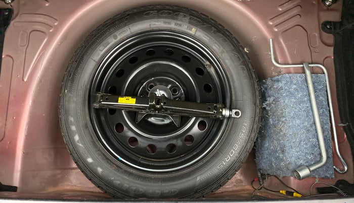 2017 Toyota Etios Liva VX DUAL TONE, Petrol, Manual, 34,847 km, Spare Tyre