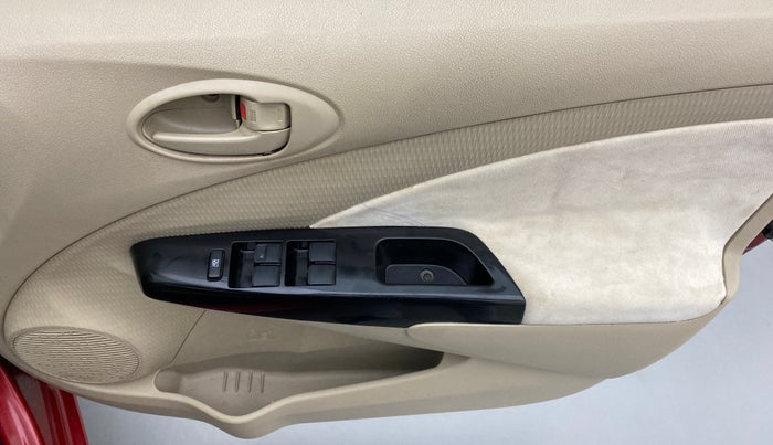 2017 Toyota Etios Liva VX DUAL TONE, Petrol, Manual, 34,847 km, Driver Side Door Panels Control