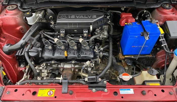 2017 Toyota Etios Liva VX DUAL TONE, Petrol, Manual, 34,847 km, Open Bonet