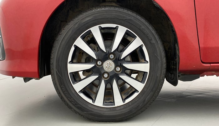 2017 Toyota Etios Liva VX DUAL TONE, Petrol, Manual, 34,847 km, Left Front Wheel